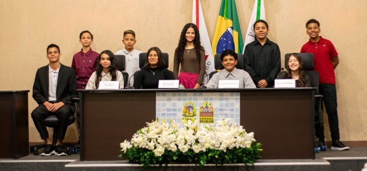 Câmara Mirim 2026: estudantes tomam posse e iniciam jornada de cidadania no Legislativo de Ouro Branco