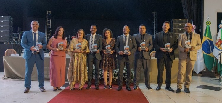 Câmara Municipal realiza entrega das Honrarias do ano de 2025