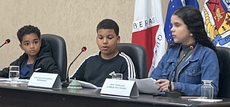 Na primeira Sessão Ordinária da Câmara Mirim, jovens elegem Mesa Diretora