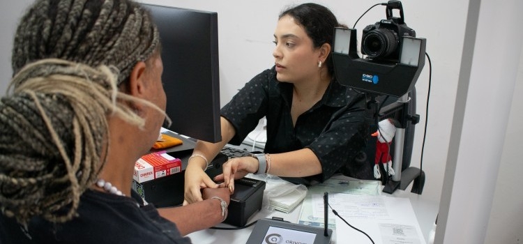 População agora conta com serviço de emissão de documento de identidade no CAC Câmara